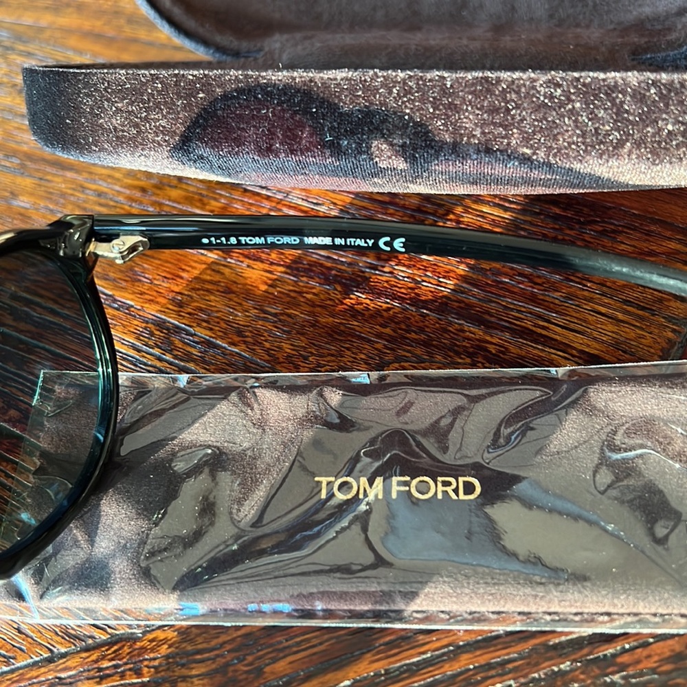Tom Ford Aviator! - Picture 4 of 4